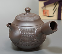 Banko teapot by Tachi Masaki