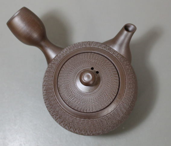 Banko shidei kyusu teapot by Tachi Masaki