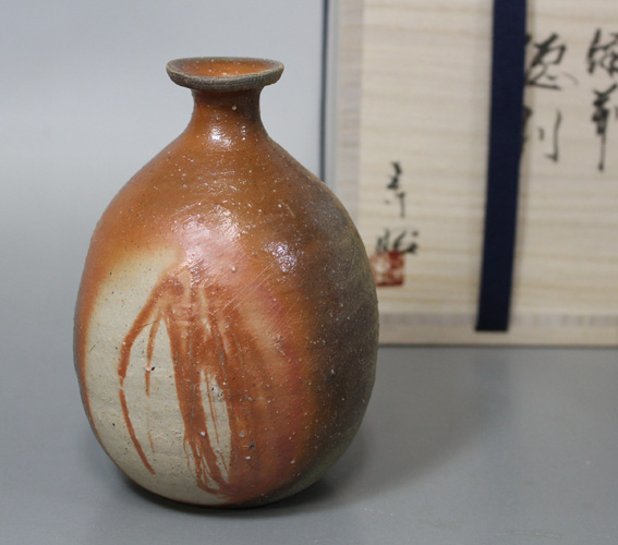 Japanese pottery - Bizen tokkuri bottle