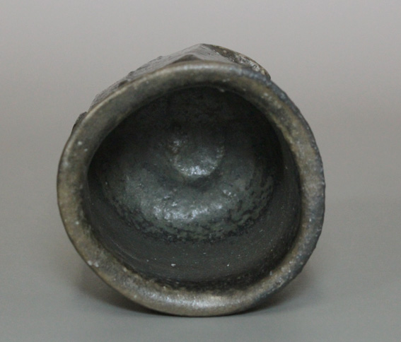 Japanese pottery - Bizen guinomi (sake cup) 