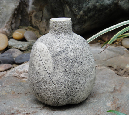 Kasama yaki leaf patterned stone tokkuri sake bottle