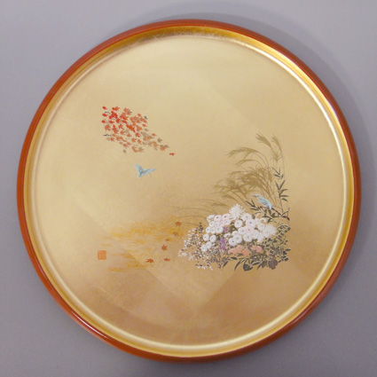 Round lacquered tray