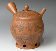 Japanese pottery - Tokoname teapots by Gyokko