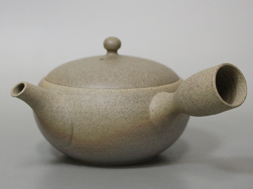 Japanese pottery - Tokoname teapot by Jinshu