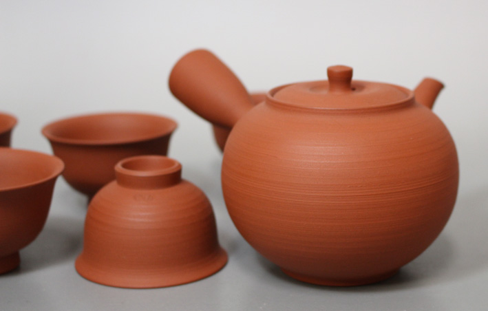 Japanese pottery - Tokoname teapot by Jinshu