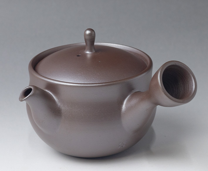 Banko teapots by Otsuki Shun