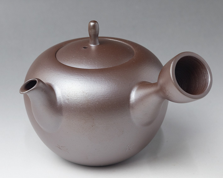 Banko teapots by Otsuki Shun