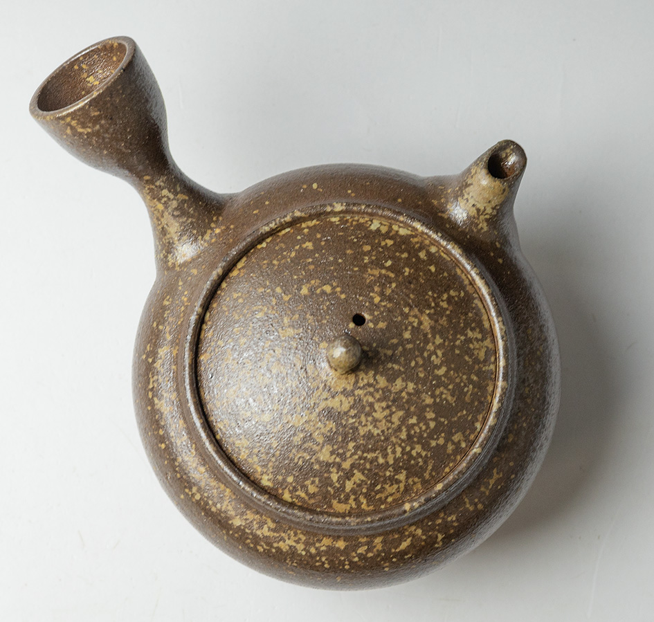 Banko teapot by Otsuki Shun - top view