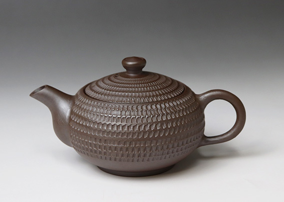 Banko teapots by Tachi Masaki