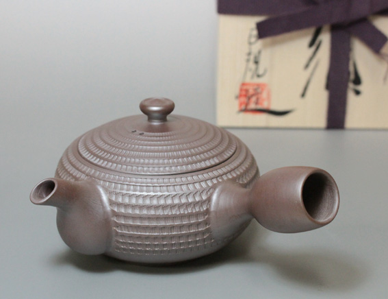 Banko teapots by Tachi Masaki