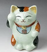 Handpainted beckoning cat (Manekineko) from Enzaemon kiln