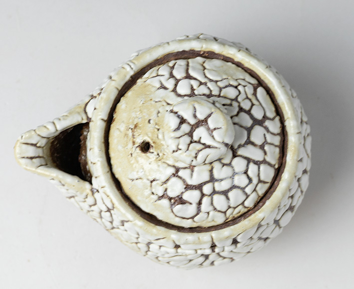 Hagiyaki Kairagi houhin by Mukuhara Kashun - top view