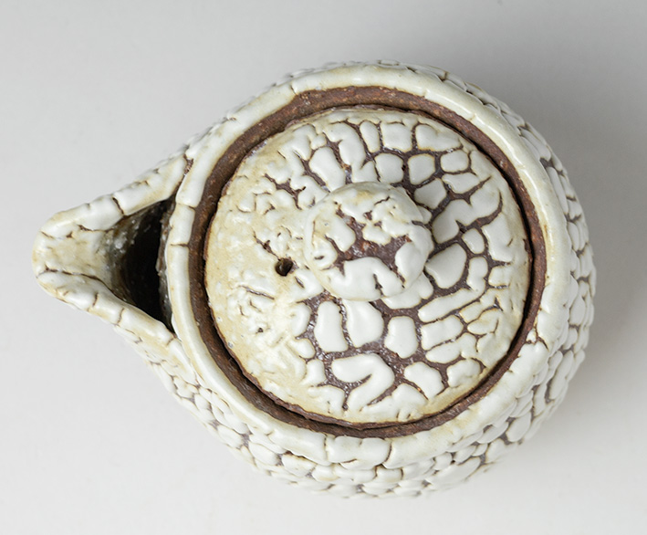 Hagiyaki Kairagi houhin by Mukuhara Kashun - top view