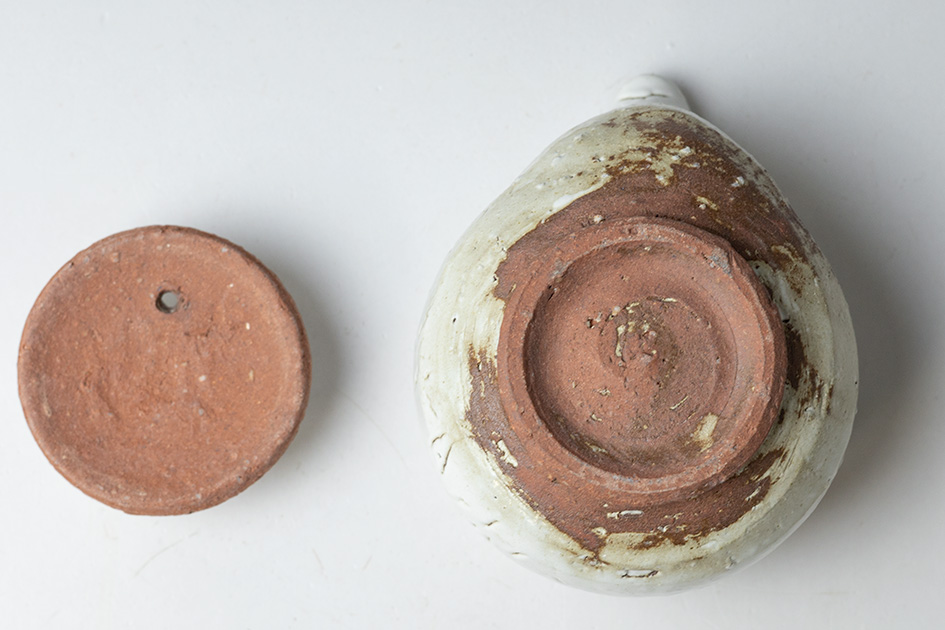 Hagiyaki Kairagi houhin by Mukuhara Kashun - bottom