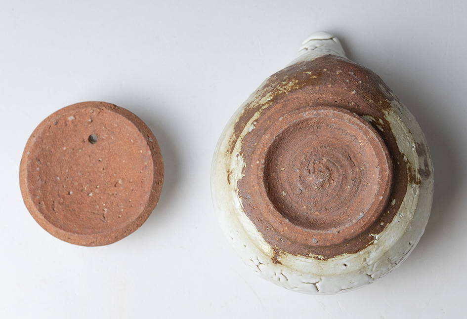 Hagiyaki Kairagi houhin by Mukuhara Kashun - bottom