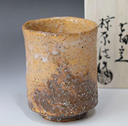 Hagi yunomi teacup by Mukuhara Kashun