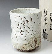 Hagi yunomi teacup by Mukuhara Kashun