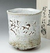 Hagi yunomi teacup by Mukuhara Kashun