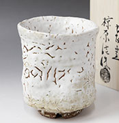 Hagi yunomi teacup by Mukuhara Kashun