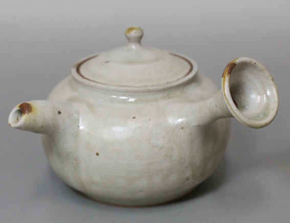 Japanese teapots by Jinpachi