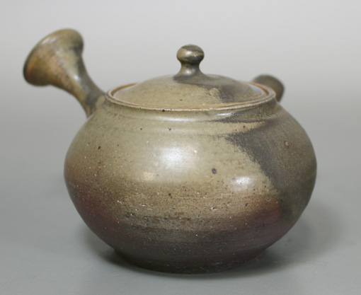 Japanese pottery- teapots by Ogawa Jinpachi