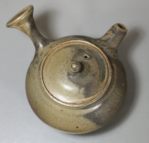 Japanese pottery- teapots by Ogawa Jinpachi