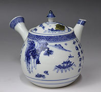 Kyotaki porcelain teapot