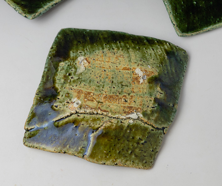 Oribe plate with Circle & Stripe motifs - bottom view