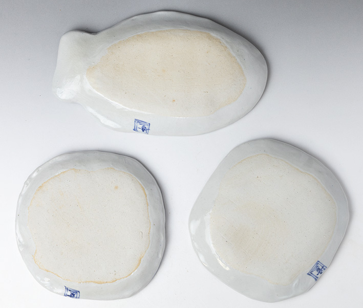 Handpainted fish plates from Warabe Kobo Studio - bottom view