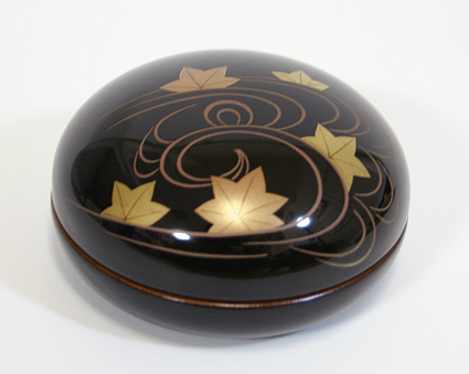Yamanaka lacquerware Tatsutagawa incense box
