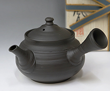 Tokoname Yohen black kyusu teapot by Fugetsu