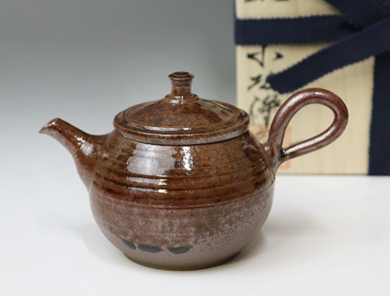 Tokoname teapot by Kohokujo