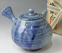 Tokoname Mayake teapot by Konishi Hiroo