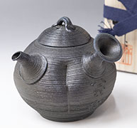 Tokoname Mayake teapot by Konishi Yohei