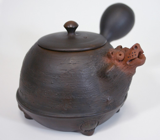 Tokoname tanuki teapot by Motozo