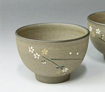 Gold Cherry Blossoms sencha cup by Seiho