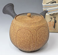 Japanese pottery - Tokonameyaki teaot by Shunen II