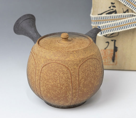 Tokoname teapot by Shunen II
