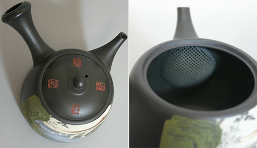 Kodo's engraved teapot -Mt.Fuji in autumn