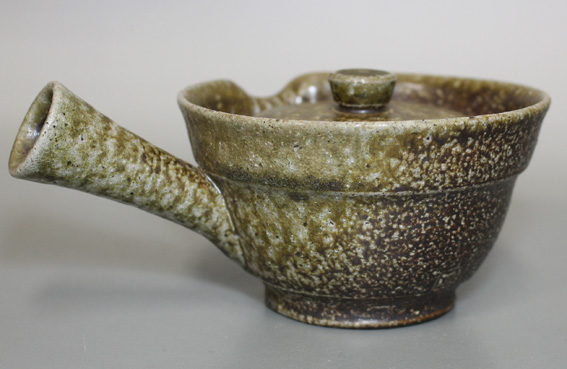 Japanese pottery -  Tokonameyaki wood-fired mayake teapot by Shbata Masaaki