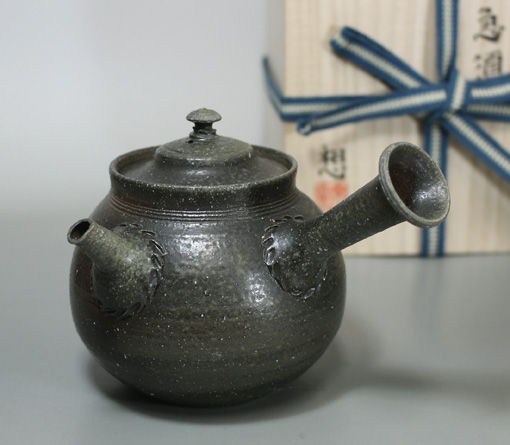 Japanese pottery -  Tokonameyaki teapot by Yamada Sou