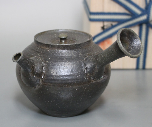 Japanese pottery -  Tokonameyaki teapot by Yamada Sou