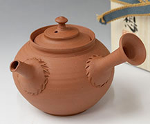 Japanese pottery Tokoname teapot by Yamada Jozan IV