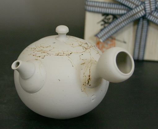 Japanese pottery- Tokoname kyusu teapot by Yoshiki