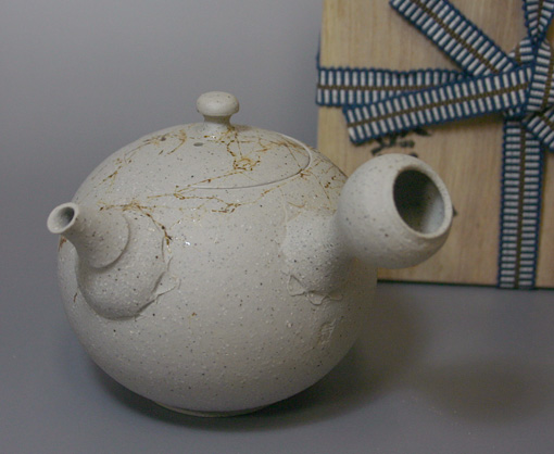 Japanese pottery- Tokoname kyusu teapot by Yoshiki