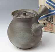 Tokoname teapot by Yoshiki, made with Bizen clay and fired in Bizen