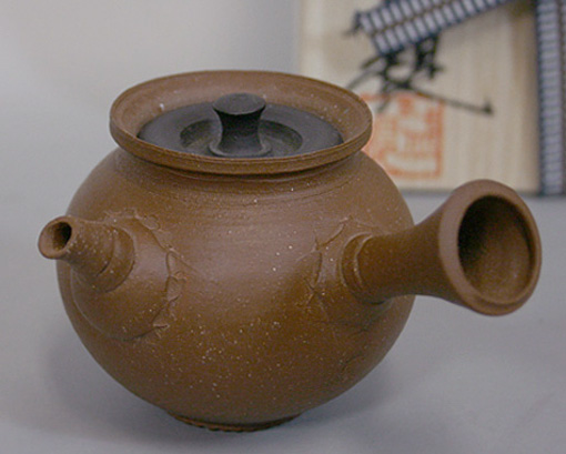 Japanese pottery- Tokoname kyusu teapot by Yoshiki