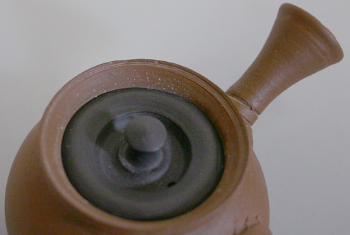 Japanese pottery - Tokoname handcrafted kyusu teapot by Yoshiki