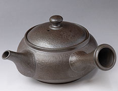 Tokonme teapot by Yoshiki